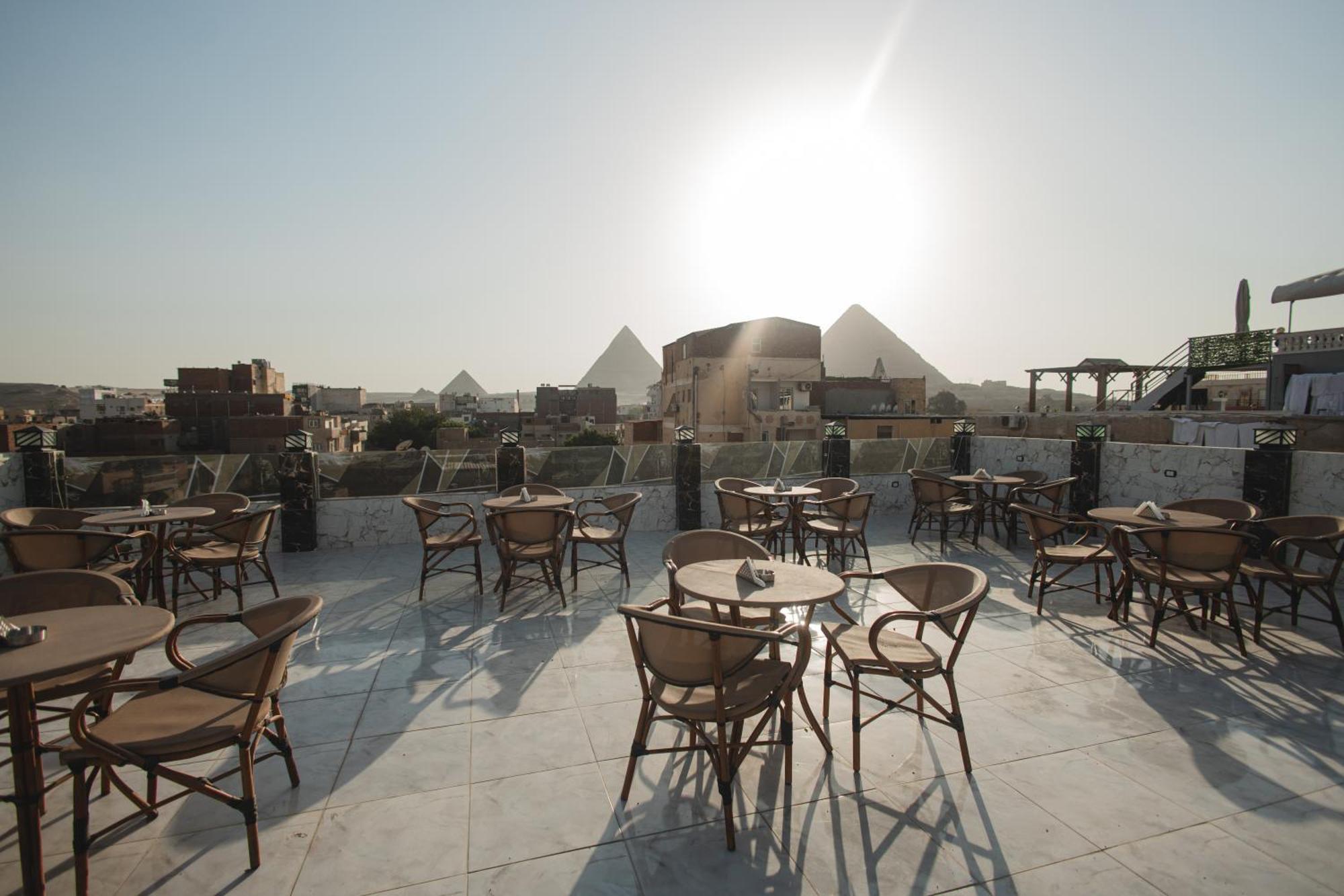 The View Pyramids Hotel Kafret el-Gabal Kültér fotó